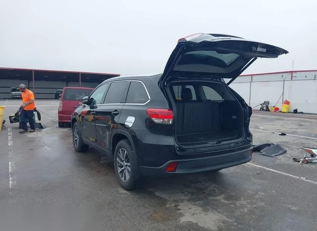 5TDJZRFH8KS592792 2019 2019 Toyota Highlander- Xle 3