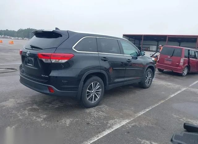 5TDJZRFH8KS592792 2019 2019 Toyota Highlander- Xle 4