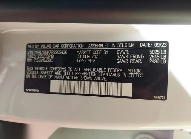 YV4L12UK7R2262436 2024 2024 Volvo XC40- B5 Core Bright Them 9