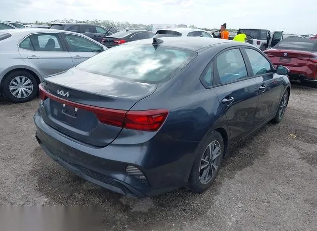 3KPF24AD5PE527045 2023 2023 KIA Forte- Lxs 4