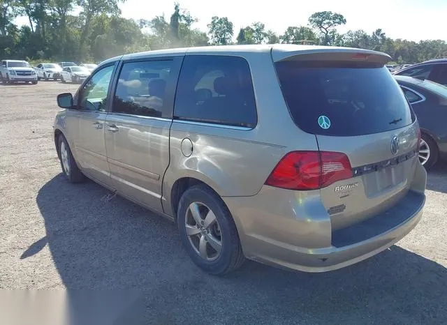 2V8HW34109R586339 2009 2009 Volkswagen Routan- SE 3