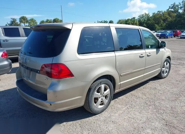 2V8HW34109R586339 2009 2009 Volkswagen Routan- SE 4