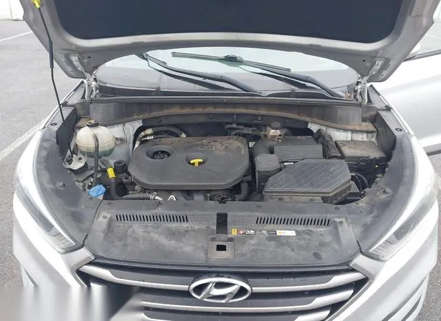 KM8J33A43JU664541 2018 2018 Hyundai Tucson- Sel 10