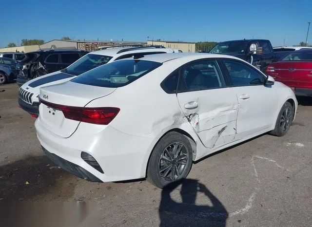 3KPF24AD2PE527293 2023 2023 KIA Forte- Lxs 4