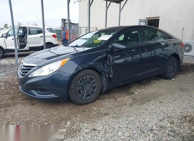 5NPEB4ACXDH565459 2013 2013 Hyundai Sonata- Gls 2