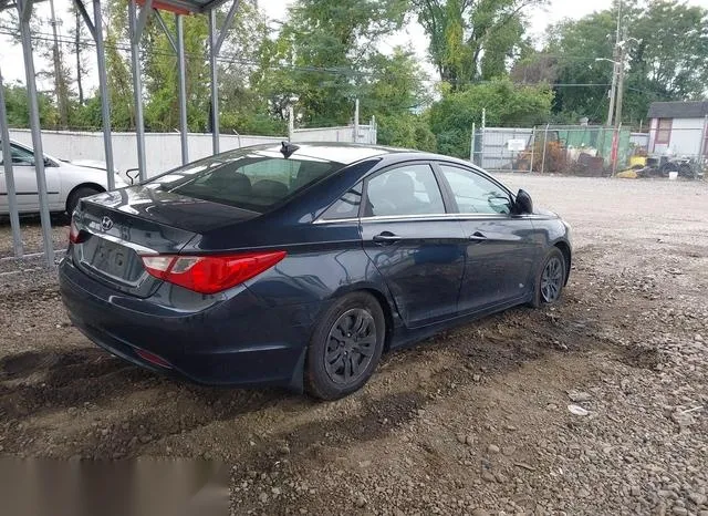 5NPEB4ACXDH565459 2013 2013 Hyundai Sonata- Gls 4