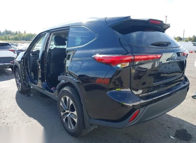 5TDGBRCH9MS064653 2021 2021 Toyota Highlander- Hybrid Xle 3