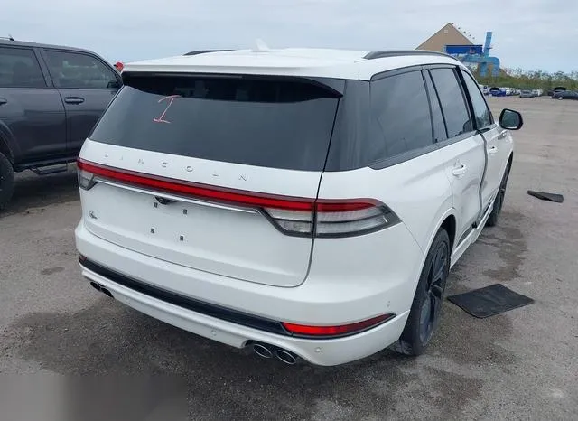 5LM5J7WC3NGL18327 2022 2022 Lincoln Aviator- Reserve 4