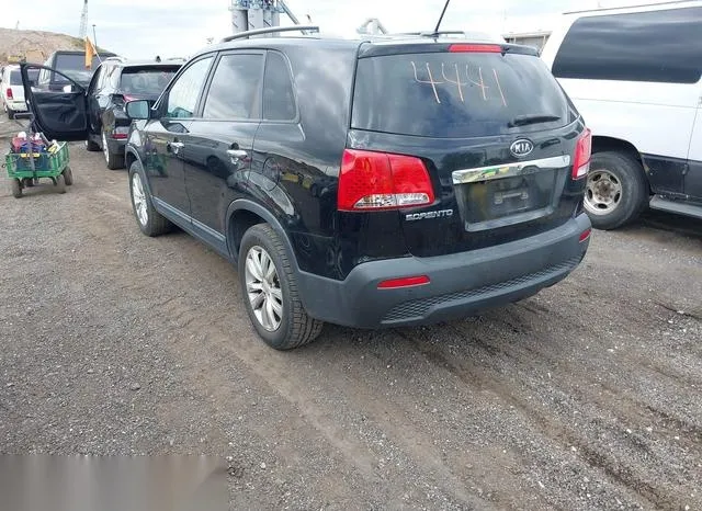 5XYKT4A2XBG172640 2011 2011 KIA Sorento- Lx V6 3