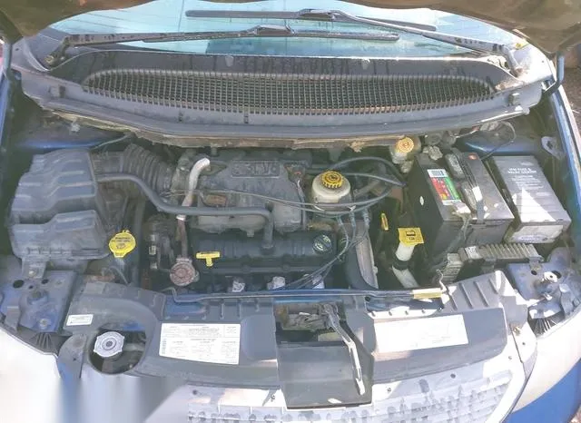 2C8GP44G31R125007 2001 2001 Chrysler Town and Country- LX 10