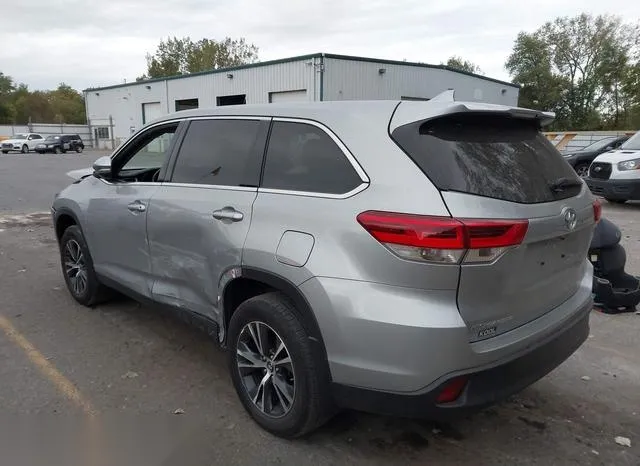 5TDBZRFH7KS995814 2019 2019 Toyota Highlander- Le Plus 3