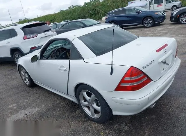 WDBKK65F71F177211 2001 2001 Mercedes-Benz SLK 320 3