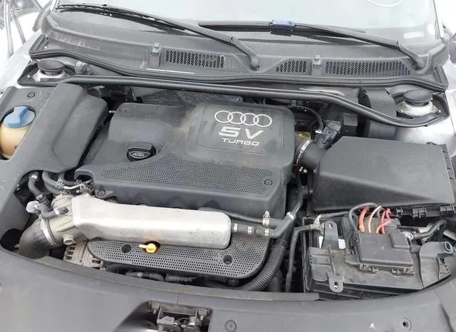 TRUTX28N311011757 2001 2001 Audi TT 10