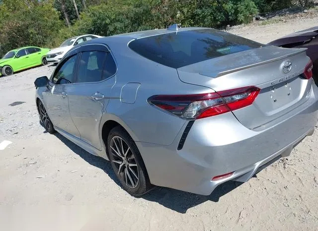 4T1G11BK8NU060717 2022 2022 Toyota Camry- Se Awd 3