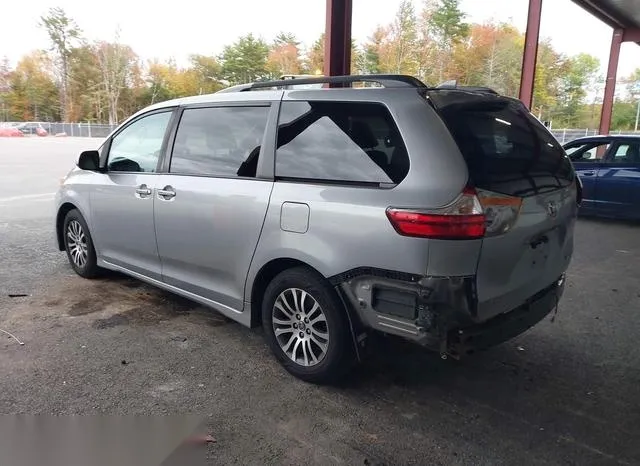 5TDYZ3DC8JS938647 2018 2018 Toyota Sienna- Xle 8 Passenger 3