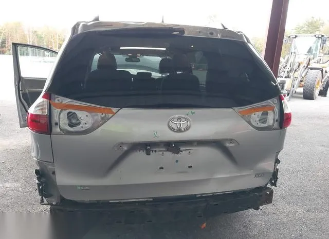 5TDYZ3DC8JS938647 2018 2018 Toyota Sienna- Xle 8 Passenger 6