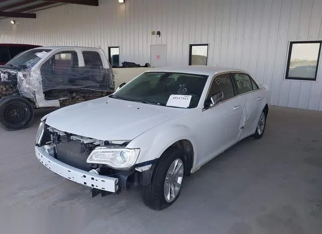 2C3CCAAG0KH663125 2019 2019 Chrysler 300- Touring 6