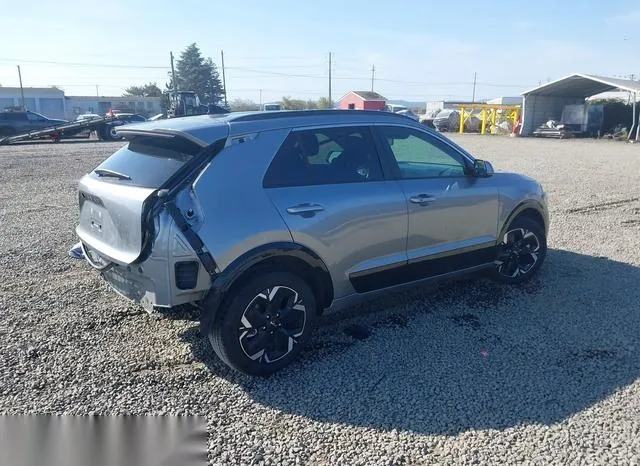 KNDCR3L14P5040930 2023 2023 KIA Niro- Wind 4