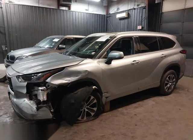 5TDGZRBH7MS066690 2021 2021 Toyota Highlander- Xle 6