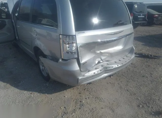 2C4RC1BG4CR260748 2012 2012 Chrysler Town and Country- Touring 6