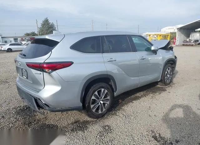 5TDHARAH8MS509197 2021 2021 Toyota Highlander- Hybrid Xle 4