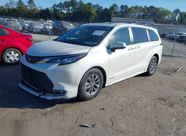 5TDYRKEC5MS062763 2021 2021 Toyota Sienna- Xle 2