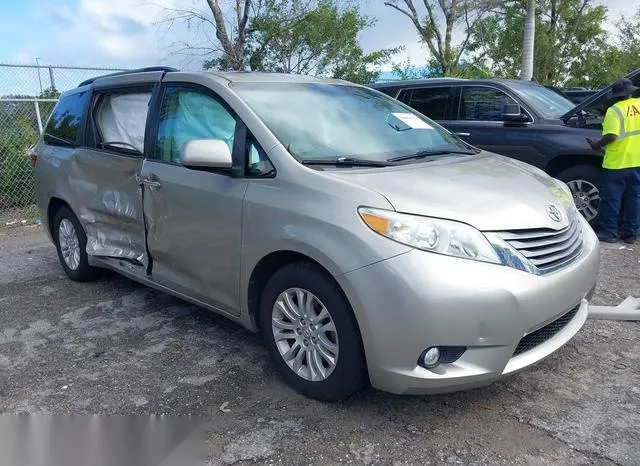 5TDYZ3DC4HS832531 2017 2017 Toyota Sienna- Xle 8 Passenger 1