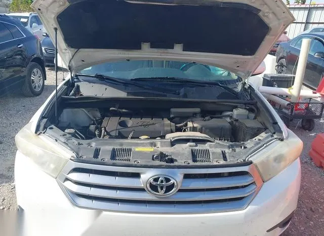 5TDZA3EH8BS008061 2011 2011 Toyota Highlander 10