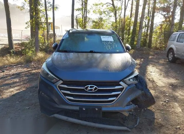 KM8J3CA25JU752490 2018 2018 Hyundai Tucson- Value 6