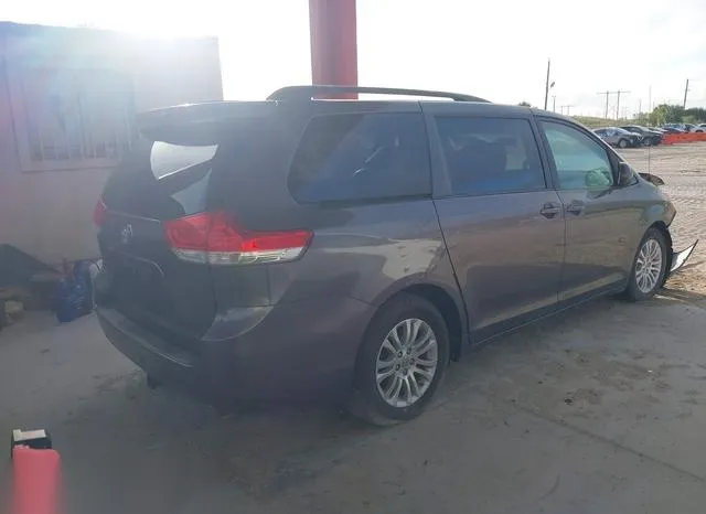 5TDYK3DC5CS229133 2012 2012 Toyota Sienna- Xle V6 8 Passenger 4