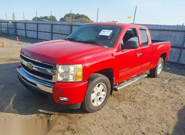 1GCRCSE02BZ337545 2011 2011 Chevrolet Silverado 1500- LT 2