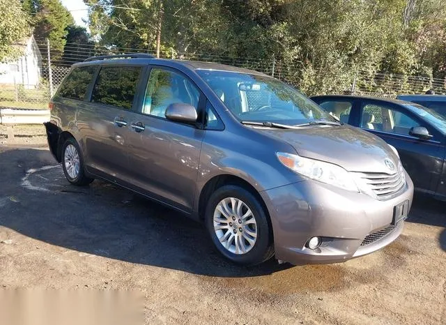 5TDYZ3DC4HS886928 2017 2017 Toyota Sienna- Xle 8 Passenger 1