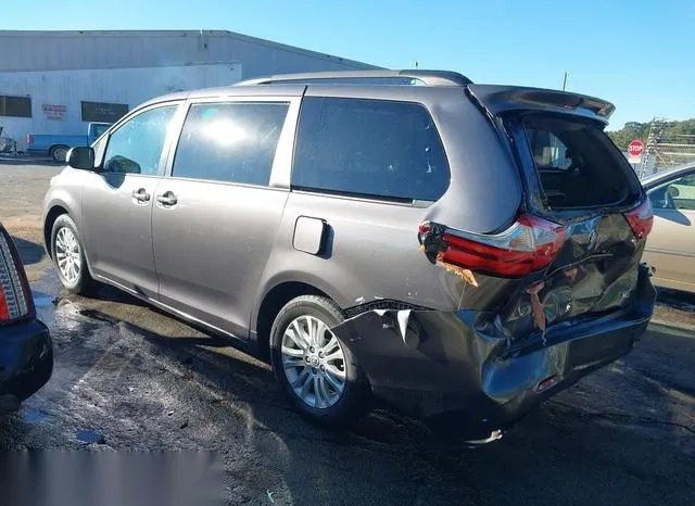 5TDYZ3DC4HS886928 2017 2017 Toyota Sienna- Xle 8 Passenger 3