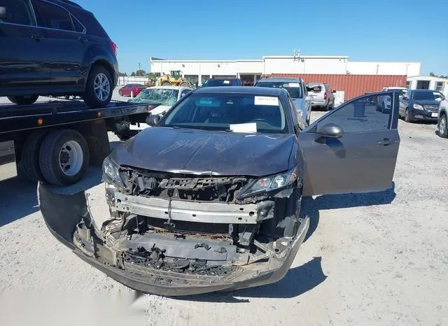 4T1B11HK8JU133693 2018 2018 Toyota Camry- SE 6