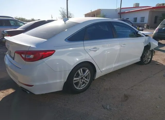 5NPE24AF4FH098004 2015 2015 Hyundai Sonata- SE 4