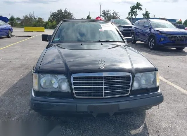 WDBEA66E9SC220052 1995 1995 Mercedes-Benz E-Class- 320 6