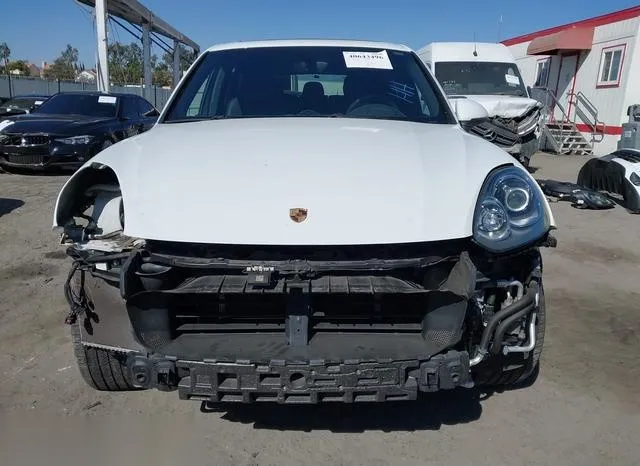 WP1AE2A25HLA74766 2017 2017 Porsche Cayenne E-Hybrid- S Pla 6