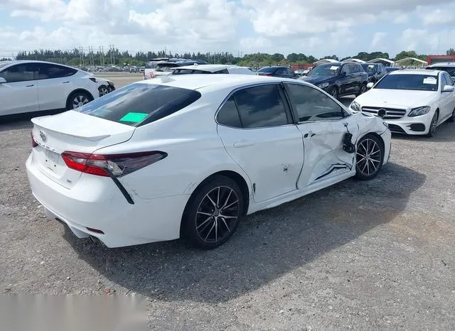 4T1G11AK9MU581171 2021 2021 Toyota Camry- SE 4