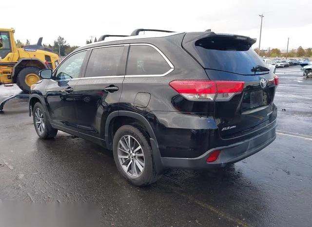 5TDJZRFHXJS556665 2018 2018 Toyota Highlander- Xle 3