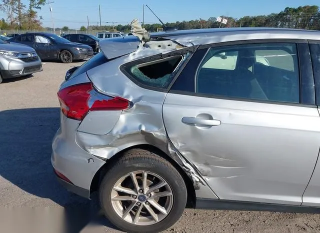 1FADP3K29JL329699 2018 2018 Ford Focus- SE 6