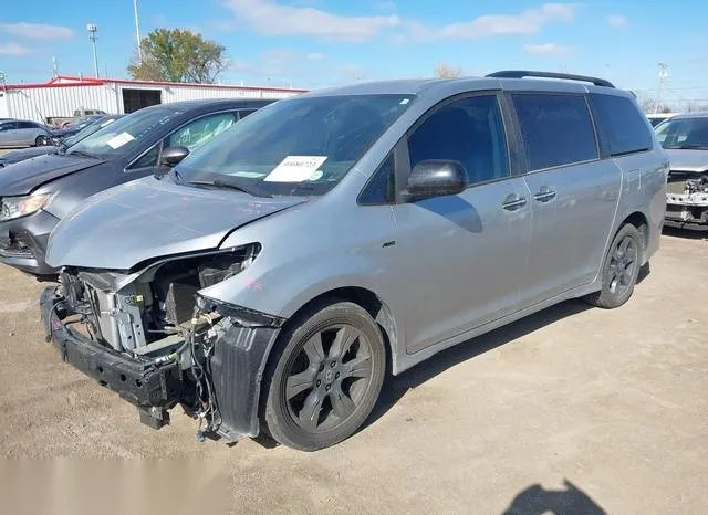 5TDEZ3DC7LS244411 2020 2020 Toyota Sienna- Se/Se Premium 2