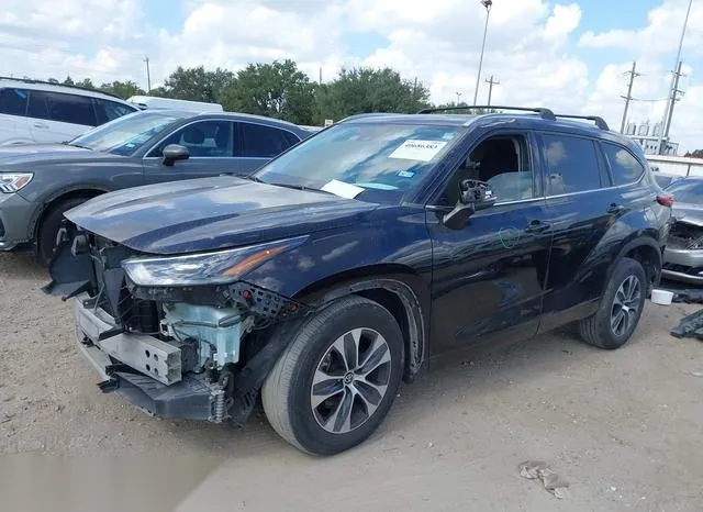 5TDGZRAH3MS050715 2021 2021 Toyota Highlander- Xle 2