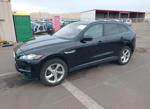 SADCJ2BV0HA065438 2017 2017 Jaguar F-Pace- 35T Premium 2