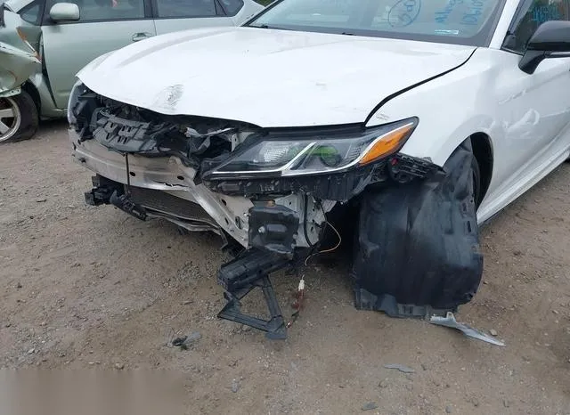 4T1B11HK8JU042438 2018 2018 Toyota Camry- SE 6