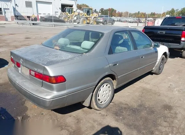 JT2BG22KXW0167756 1998 1998 Toyota Camry- LE 4