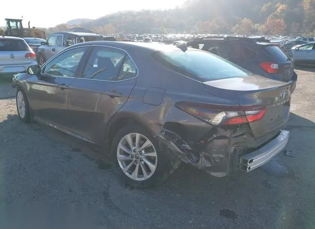 4T1C11BKXNU063858 2022 2022 Toyota Camry- Le Awd 3