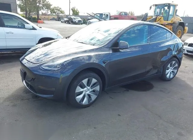 7SAYGDED8RF085723 2024 2024 Tesla Model Y- Long Range Dual 2