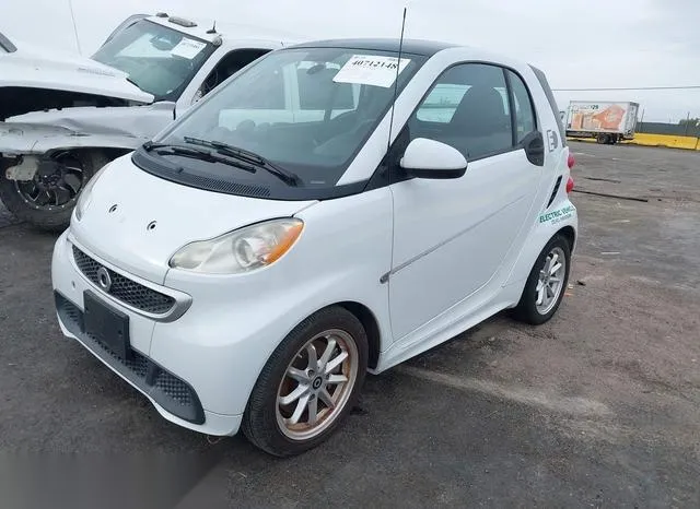 WMEEJ9AA7EK779439 2014 2014 Smart Fortwo- Electric Drive Pa 2