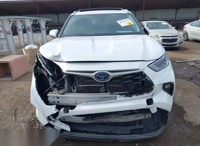 5TDHBRCH5NS543268 2022 2022 Toyota Highlander- Hybrid Xle 6