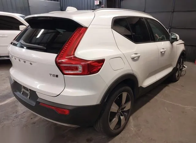 YV4162UK8M2433115 2021 2021 Volvo XC40- T5 Momentum 4